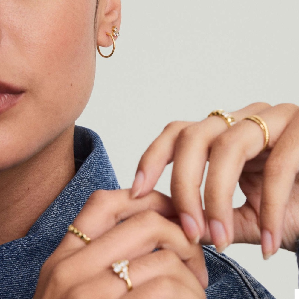 Mejuri Small Hoops 14k Yellow Gold